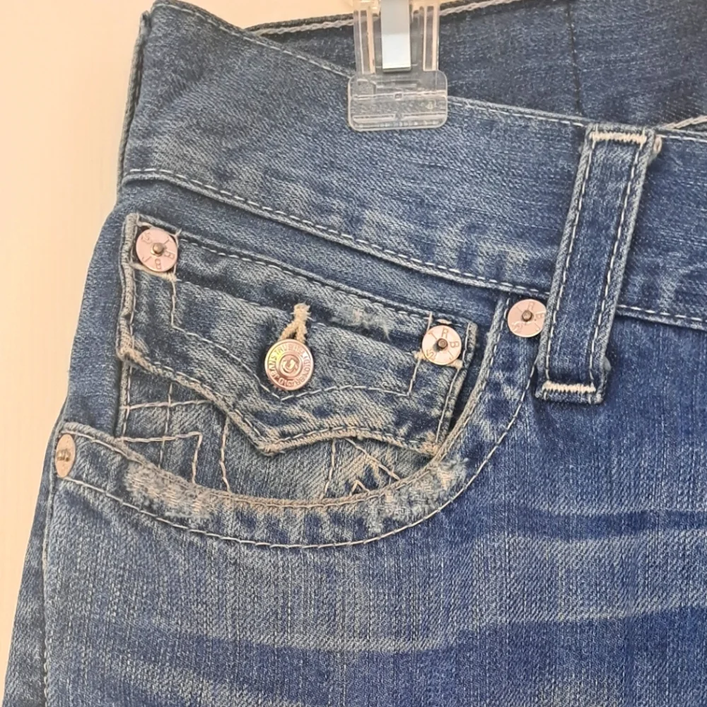True Religion Flap Mens Medium Wash Straight World Tour 100% Cotton Jeans. Sz 32